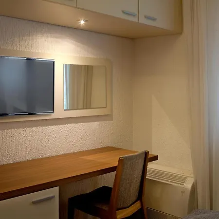 拉古娜普拉哥特酒店 4*