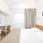 拉古娜普拉哥特酒店 4*